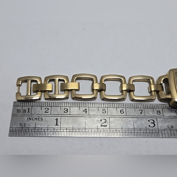 Womens Fossil Gold Tone 24mm Watch Geometric New Battery ES-2270 - Picture 8 of 9